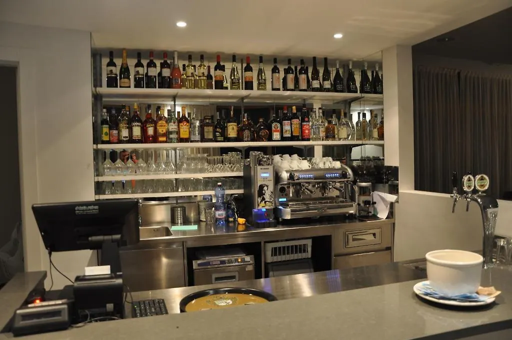 Tullio Hotel 그라베도나