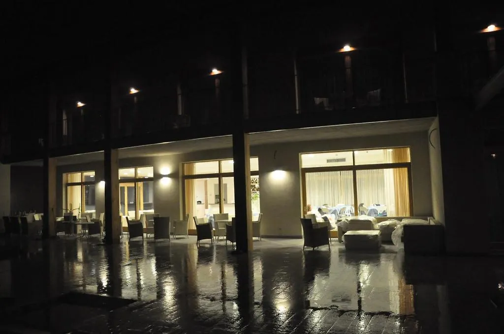 Tullio Hotel 그라베도나